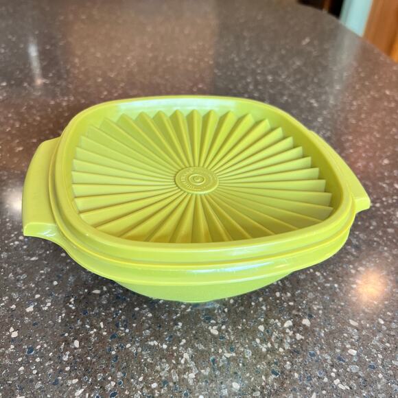 Tupperware 840 servalier harvest green with sunburst lid vintage tupperware! - Picture 2 of 6